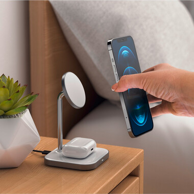 Satechi Magnetic 2-in-1 Wireless Charging Stand